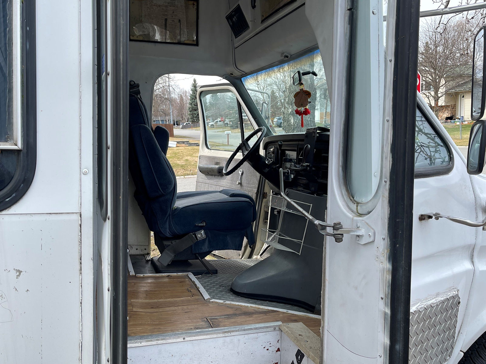 Passenger door of Ford Econoline 350 food truck